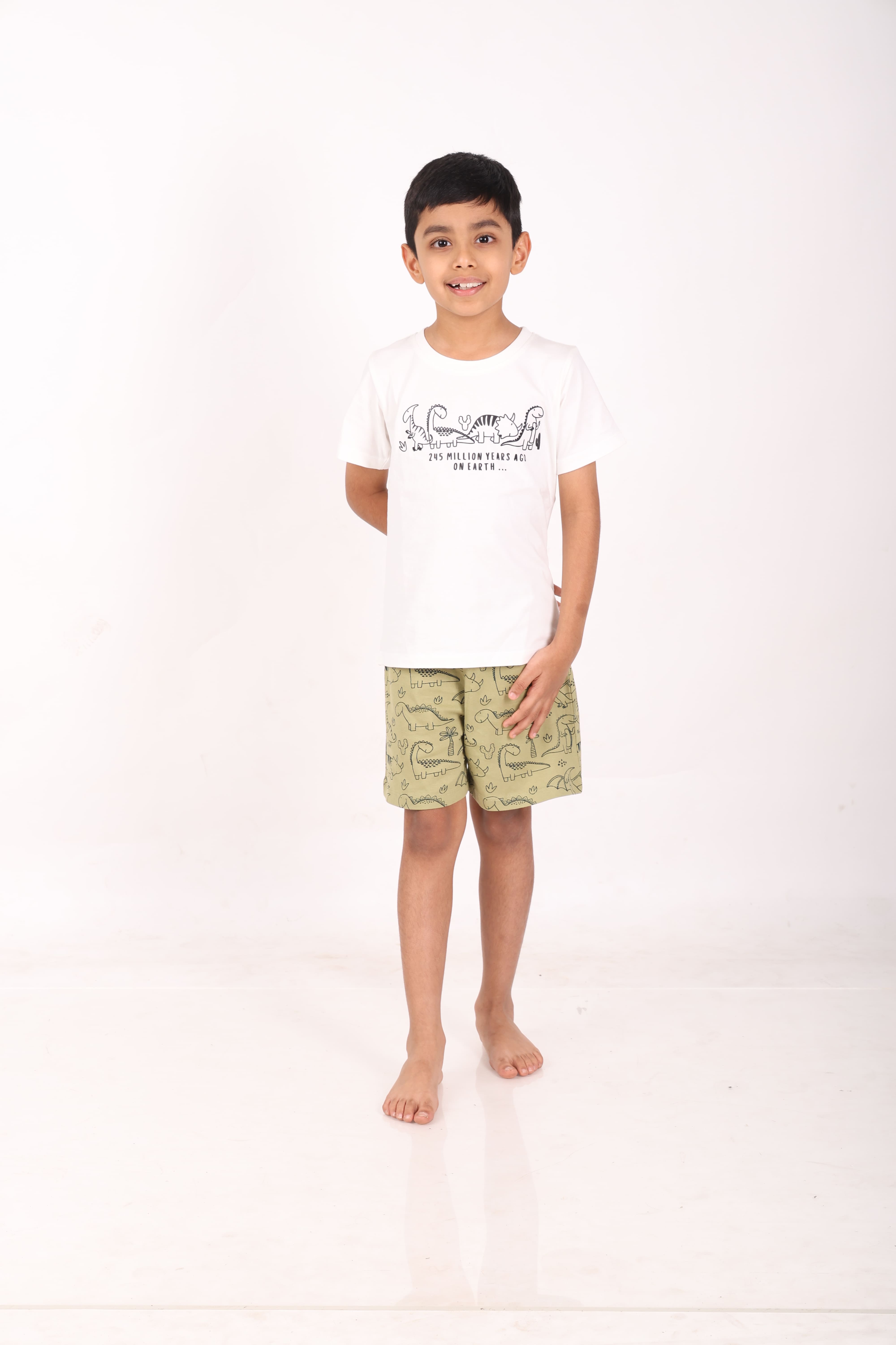 REBORN - Boys 2 piece T-Shirt & Short -set- Cream & Sage