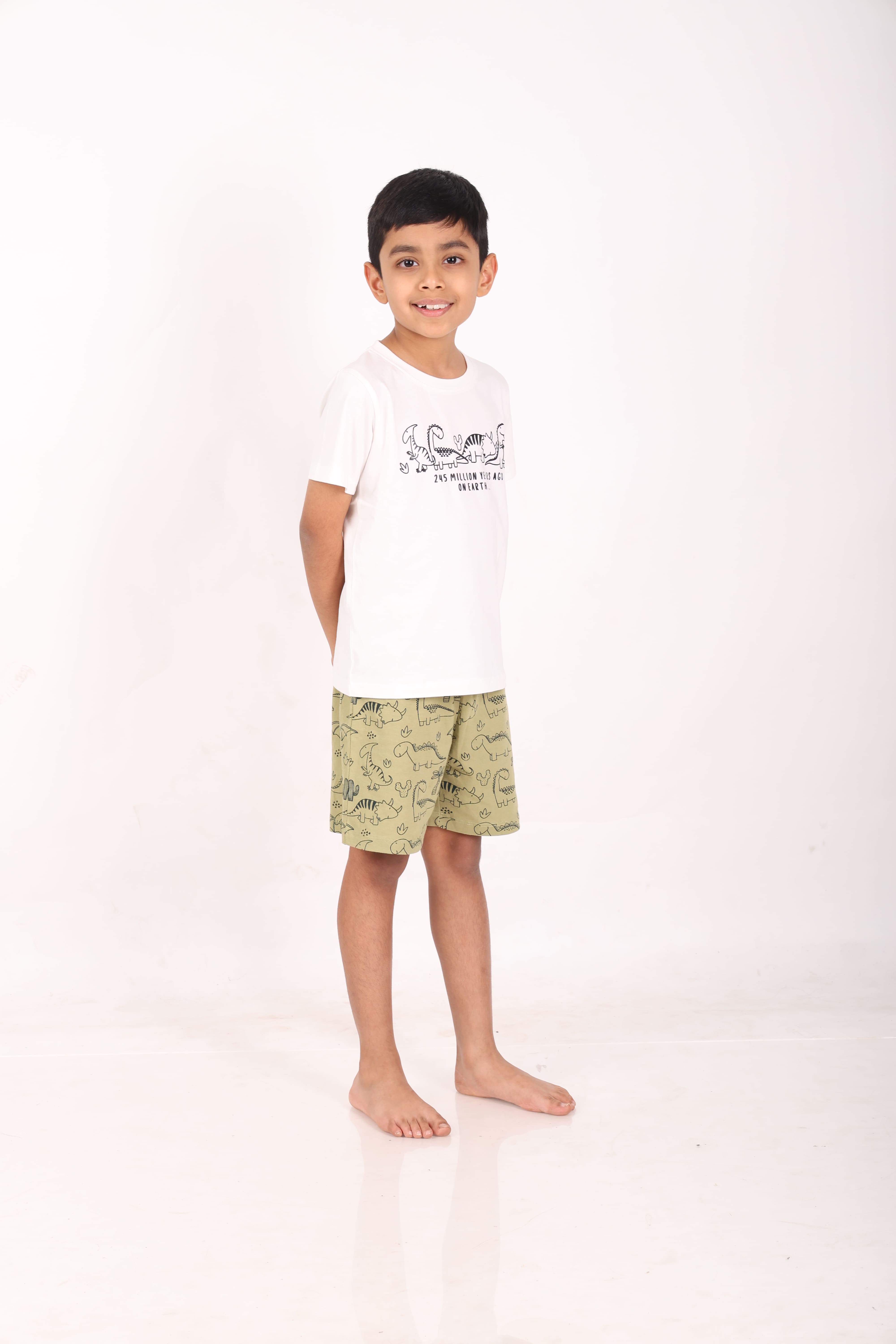 REBORN - Boys 2 piece T-Shirt & Short -set- Cream & Sage