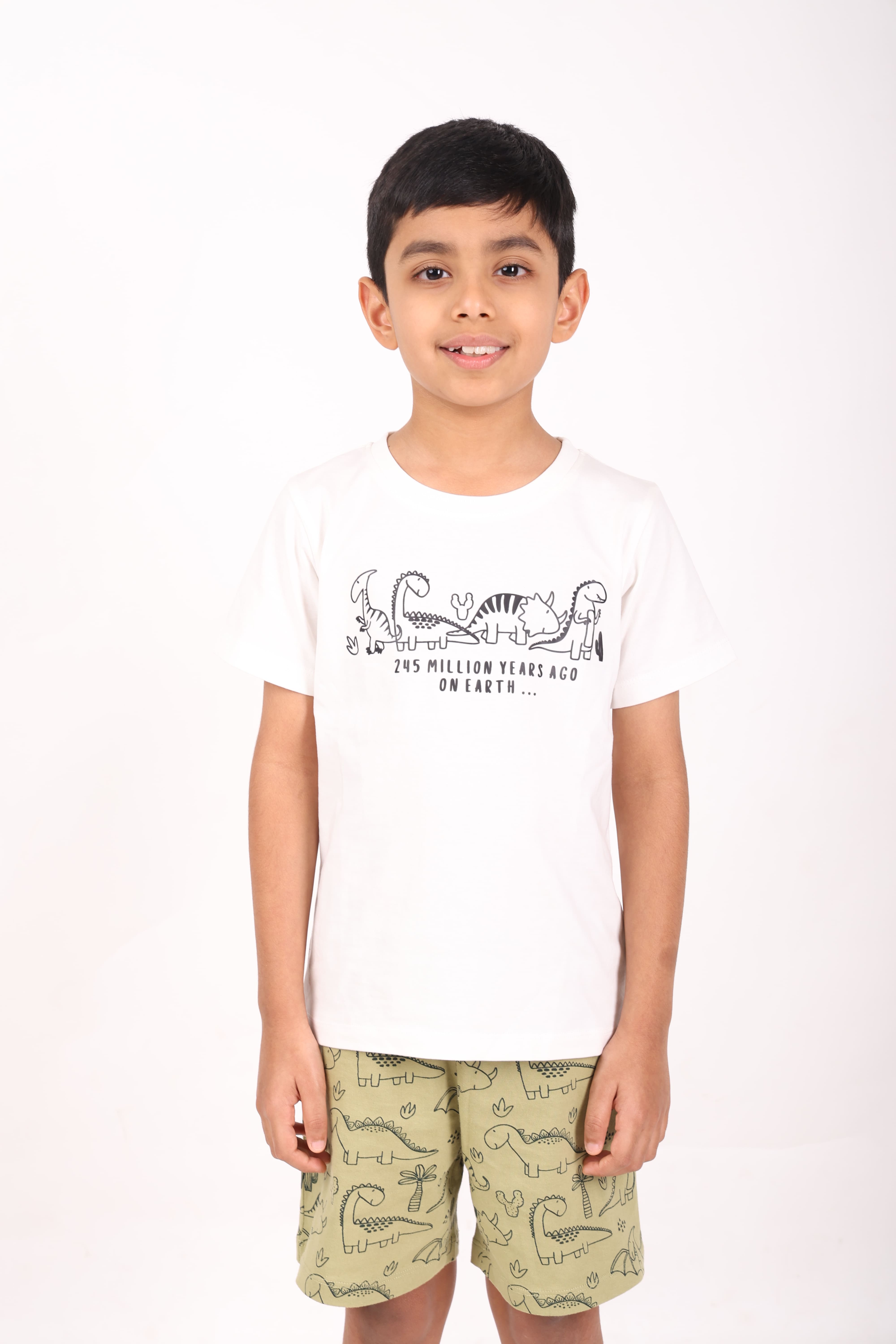 REBORN - Boys 2 piece T-Shirt & Short -set- Cream & Sage